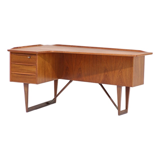 Boomerang Freestanding Desk by Peter Lovig Nilsen for Løvig, Denmark, 1965 For Sale