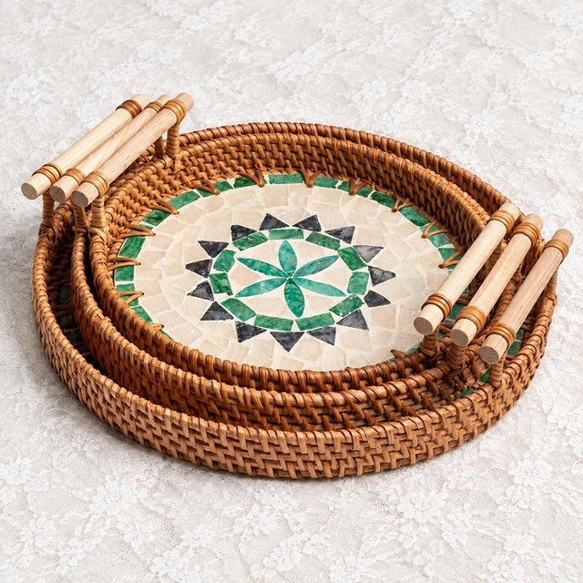 Arts & Crafts Set of Three Geometric Flower Pattern Rattan Mother-of-Pearl Round Trays With Handles For Sale - Image 3 of 3