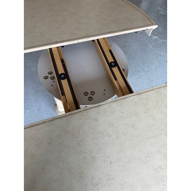 2010s Arrondissement Tour Marais Table Round/Oval Extensible For Sale - Image 5 of 10