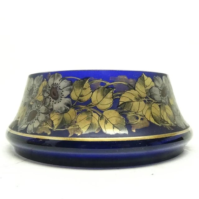 German Biedermeier Hand-Painted Bowl on Stand from Ergermann, 1890s For Sale - Image 4 of 7