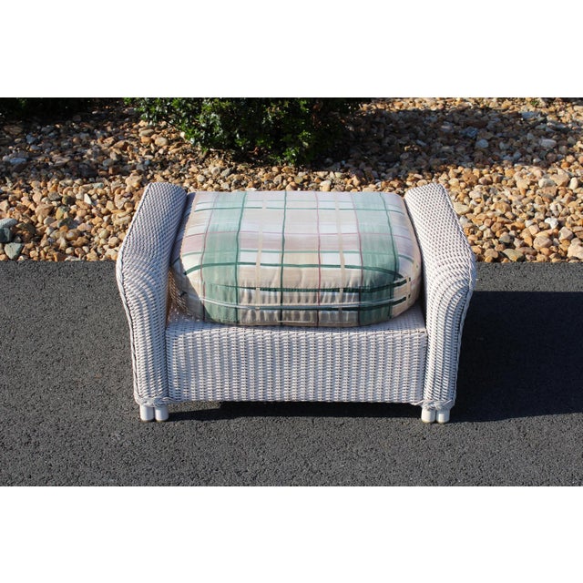 1980s Lloyd Loom White Wicker Ottomans With Green Plaid Cushions—A Pair For Sale - Image 5 of 18
