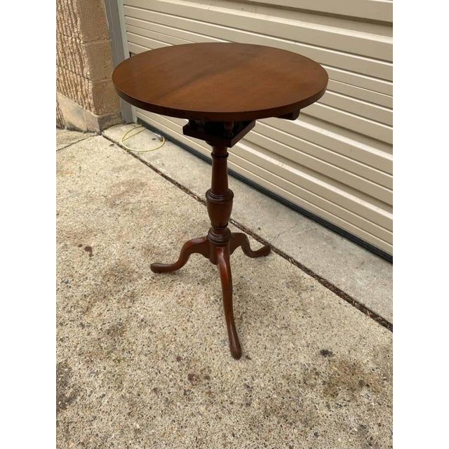 Vintage Biggs Thomas Jefferson Mahogany Birdcage Tilt Top Table Solid Mahogany circular table top resting on bird cage...