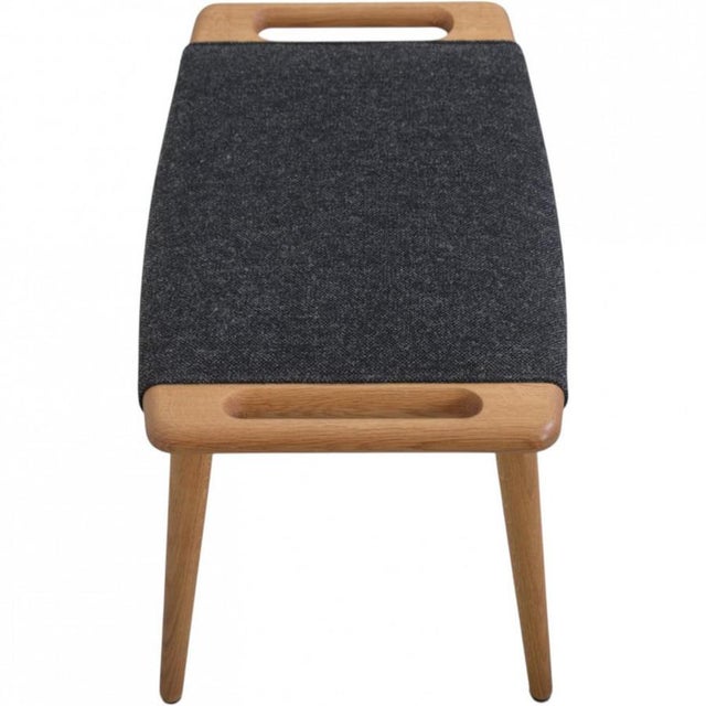 Set of Papa Bear Chair and Ottoman in Grey Hallingdal Fabric by Hans J. Wegner, 2025 For Sale - Image 13 of 18