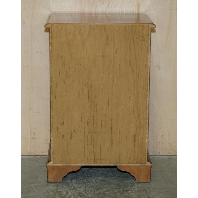 Burr & Burl Yew Wood Nightstands, Set of 2 For Sale - Image 14 of 18