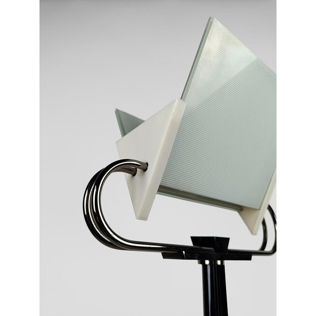 Postmodern Italian Postmodern Floor Lamp Design attributed to Perry A. King & S. Miranda for Arteluce, 1980s For Sale - Image 3 of 18