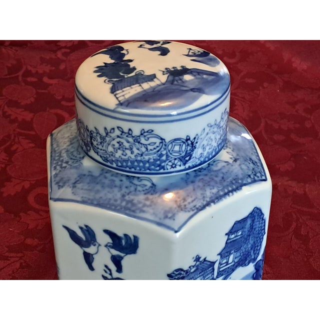 1970s Mid-Century Modern Hexagon Blue Willow Ginger Lidded Jar For Sale - Image 17 of 18