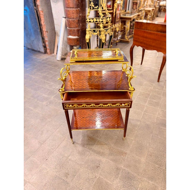 1940s French Louis XVI Style Mahogany & Gilt Bronze Two-Tier Serving Table With Tray For Sale - Image 4 of 8