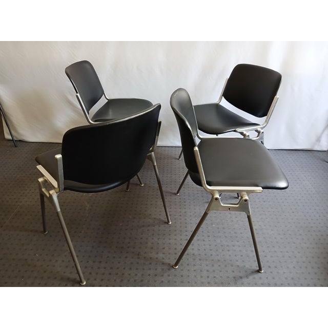 Black DSC 106 Chair by Giancarlo Piretti for Castelli, 1960s, Set of 4 For Sale - Image 8 of 18