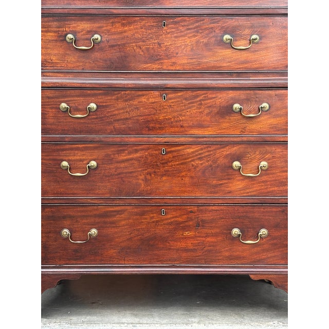 18th Century George III Mahogany Chest on Chest, 1780 For Sale - Image 3 of 12