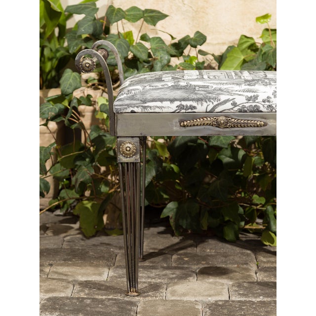 French 1930s Steel Bench with Out-Scrolling Arms, Tapered Legs and Toile Fabric For Sale - Image 4 of 12