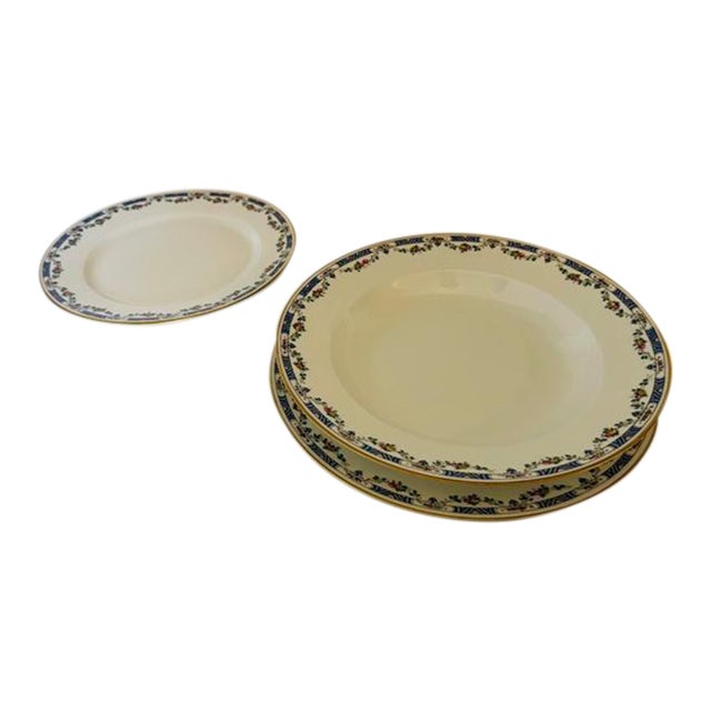 Early 20th Century Classic French Limoges Porcelain Dinner & Salad Plates- 8 Pieces For Sale