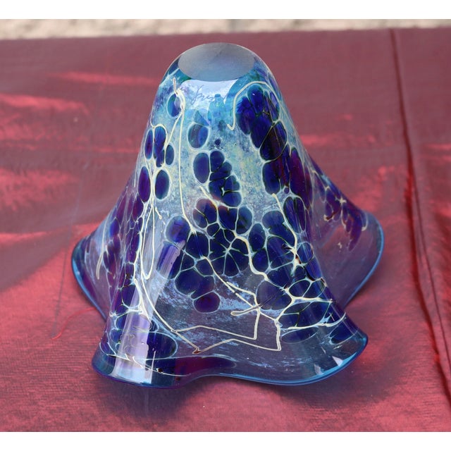 Add a striking touch of artisan craftsmanship to your collection with this beautiful Paul Bendzunas Studio Hand Blown Art...