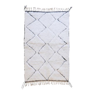 White Beni Ourain Rug - 6.8 X 4.4 Ft For Sale