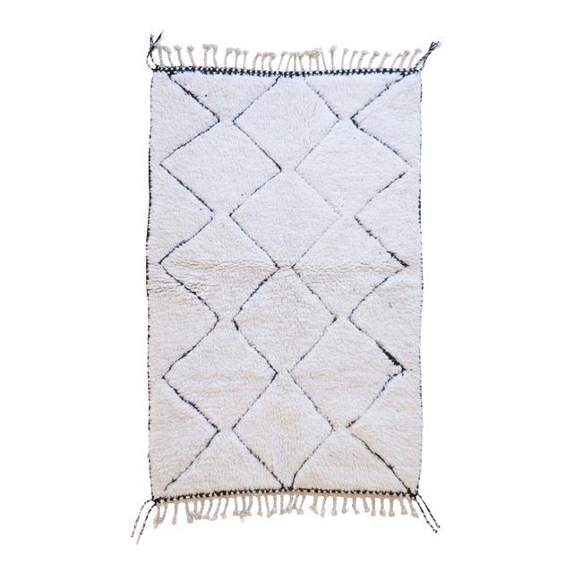 White Beni Ourain Rug - 6.8 X 4.4 Ft For Sale