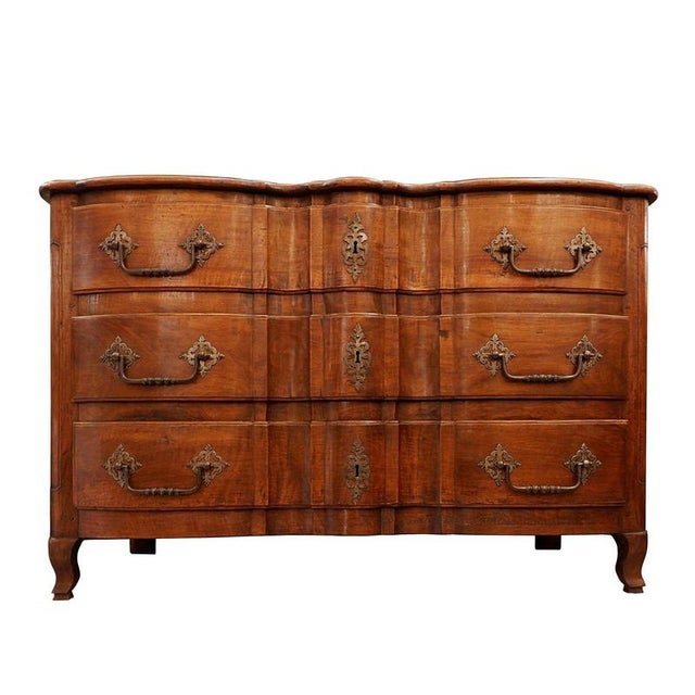 18th Century French Crossbow Front Chest of Drawers in Walnut For Sale - Image 15 of 15