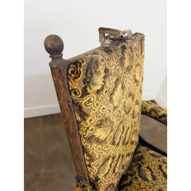 Rare Bigelow St. Louis Mechanical Barber / Medical Chair, Circa 1890–1905 For Sale - Image 9 of 18