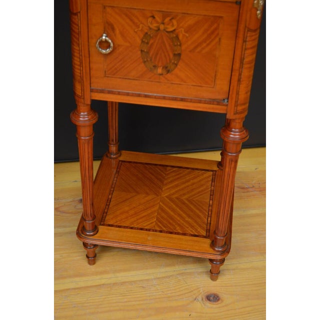 Early 20th Century Antique Marble Topped and Satinwood Bedside Tables, 1900, Set of 2 For Sale - Image 5 of 17