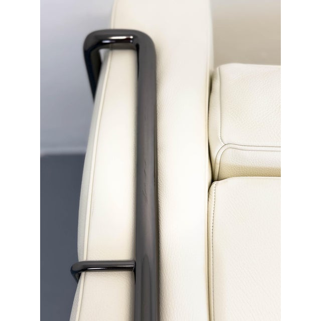 LC2 Chair by Le Corbusier and Charlotte Perriand for Cassina, 2010s For Sale - Image 9 of 13