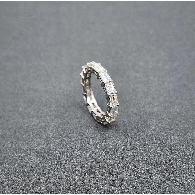 White 3.86 Ct Emerald Cut East West Eternity Ring Size 6 For Sale - Image 8 of 9