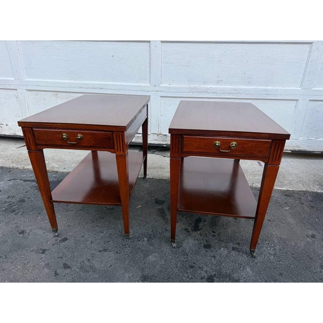 Mid 20th Century Pair of Vintage Federal Style Mahogany 2 Tier Side Tables by Mesman For Sale - Image 5 of 15
