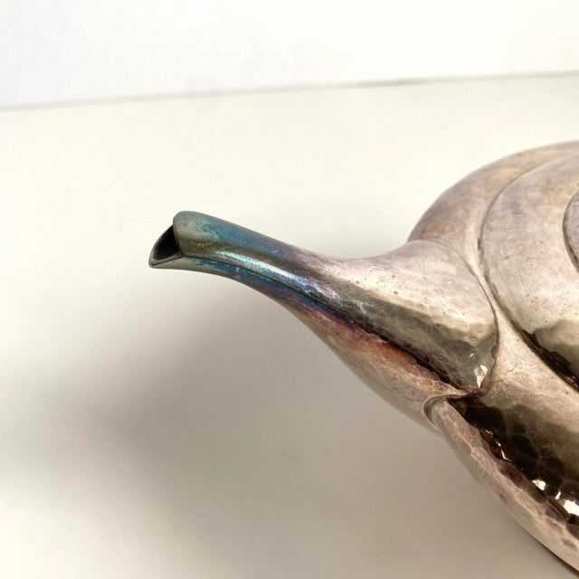 Art Deco Vintage Art Deco Derby Silver Plate Co Hammered Teapot For Sale - Image 3 of 10