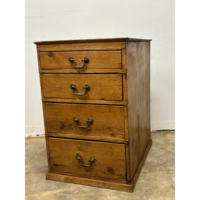 19th Century English Pine Chest of Drawers For Sale In Naples, FL - Image 6 of 8