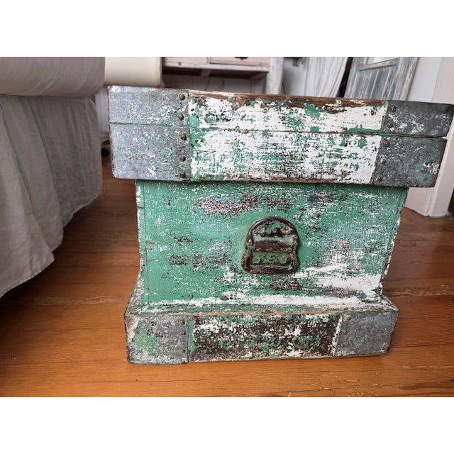 Late 19th Century Zinc and Wood Trunk / Painter's Chest For Sale - Image 5 of 8