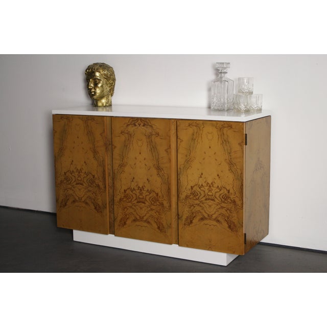 Milo Baughman Burl Wood 2-Tone Credenza Buffet For Sale - Image 4 of 11