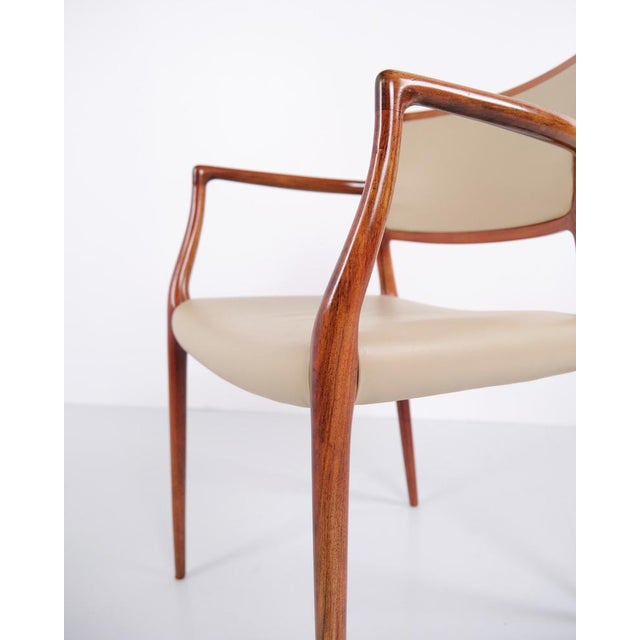 Model 65 Armchair in Rosewood with Light Elegance Leather by N.O. Møller for J.L. Møllers, 1960s, Set of 4 For Sale - Image 11 of 14