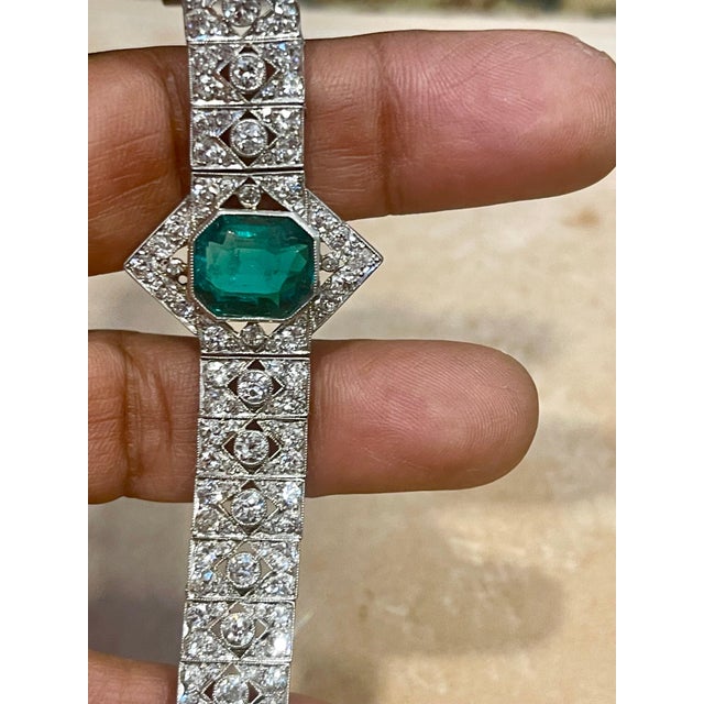Emerald 1930's Agl Certified 3.4 Ct Colombian Emerald & 8 Ct Diamond Platinum Bracelet For Sale - Image 8 of 8