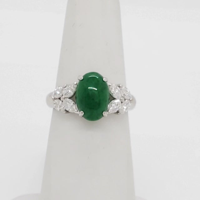 Metal Green Jade Cabochon and Diamond Cocktail Ring in Platinum, size 4.25 For Sale - Image 7 of 8