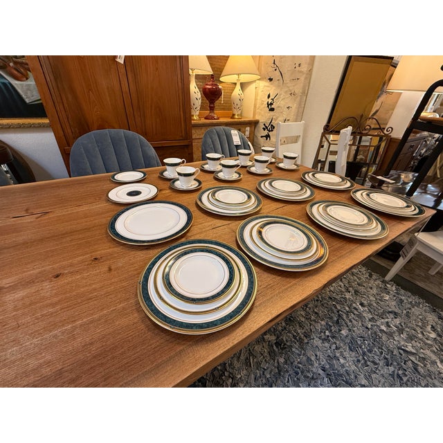 Design Plus Gallery presents an Eight-Person Setting of Biltmore Collection Fine China from Royal Doulton. The Biltmore...