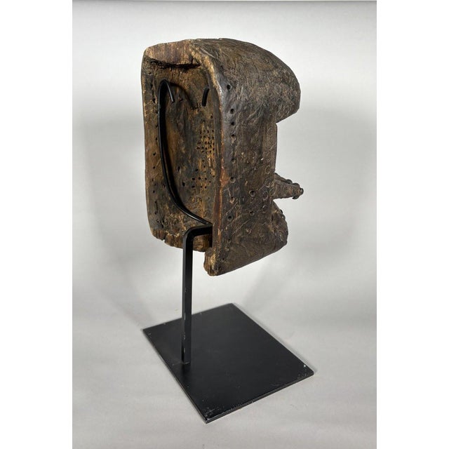 19th Century Studded tribal mask - Dan-Guéré. Ivory Coast, Africa For Sale - Image 5 of 8