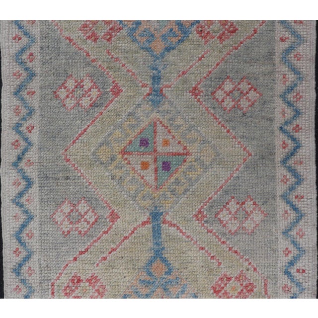 Textile Vibrant Modern Turkish Oushak Rug Colorful Accents 2'7 X 3'5 For Sale - Image 7 of 10