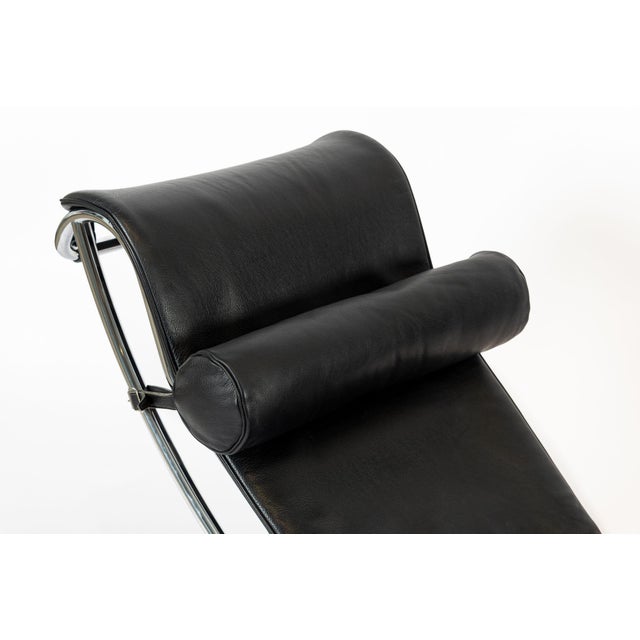 Cassina Lc4 Black Leather Chaise Lounge Chair by Le Corbusier 2006 For Sale - Image 9 of 13
