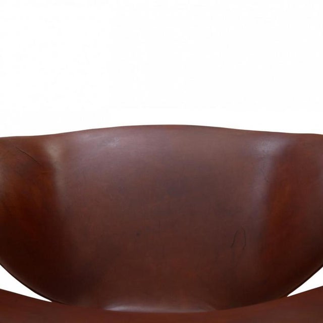Metal Vintage Swan Chair in Leather by Arne Jacobsen, 1969 For Sale - Image 7 of 16