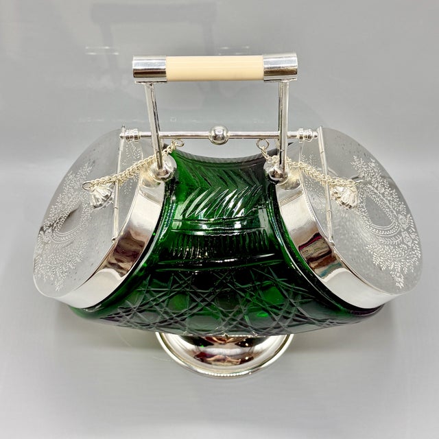 1920s Emerald Green Cut Glass Biscuit Barrel from James Deakin & Sons, 1920 For Sale - Image 5 of 18
