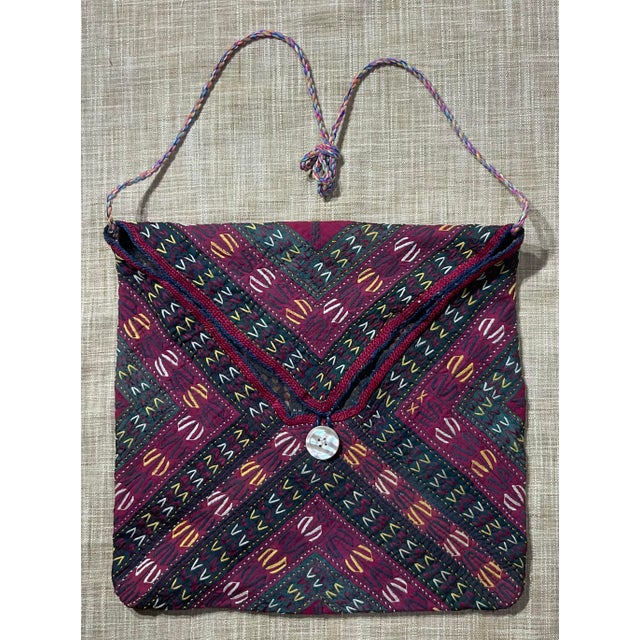 Antique Uzbek Lakai Tribal Bag – Hand-Embroidered Silk Suzani Side Bag For Sale - Image 12 of 15