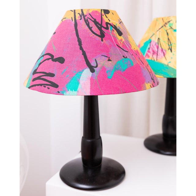 A pair of rare bedside lamps or desk lamps from the Belgian manufacturer Massive. Form & color are decisive for the beauty...