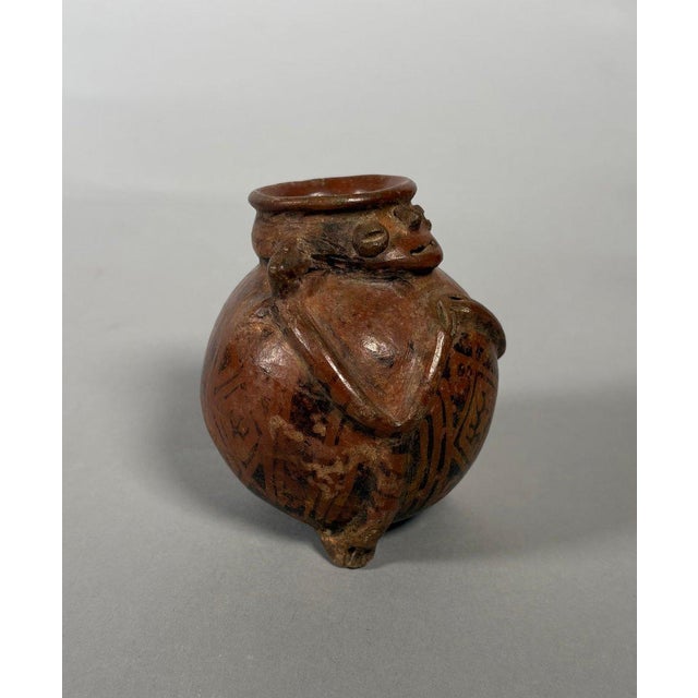 Shamanic pendant vase, Quimbaya culture, Colombia, circa 500-1500 AD, pre-Columbian For Sale - Image 4 of 5
