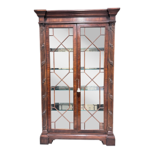 Late 20th Century Henredon Georgian Style Mahogany Display Curio Cabinet