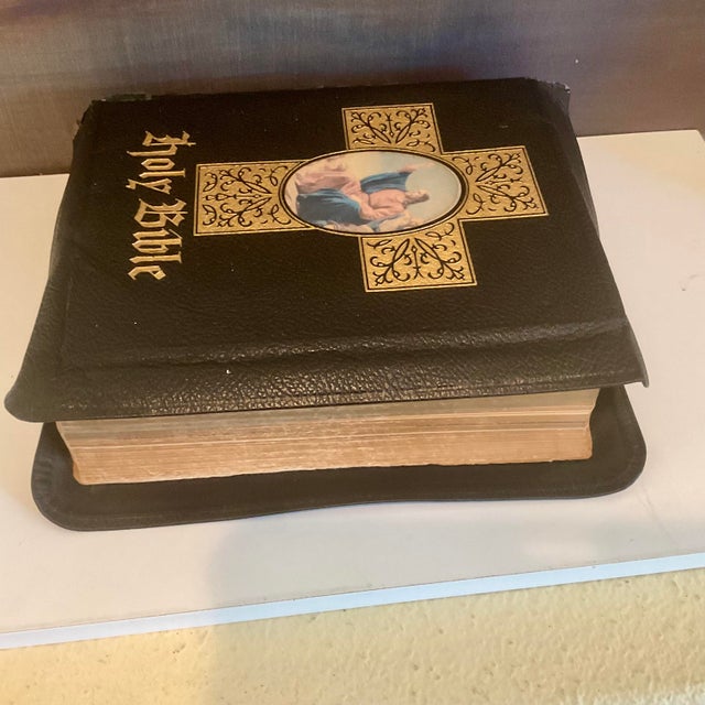 Vintage Holy Bible — 1959 Edition (Gilt Edges, Classic Binding) For Sale - Image 17 of 17