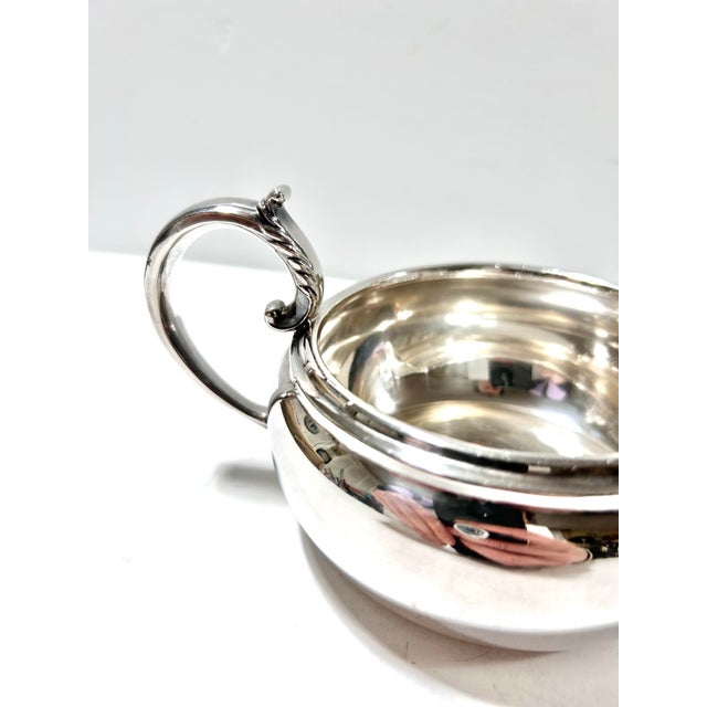 1920s Vintage Silverplate Gravy Boat With Scroll Handle, Reed & Barton For Sale - Image 5 of 8