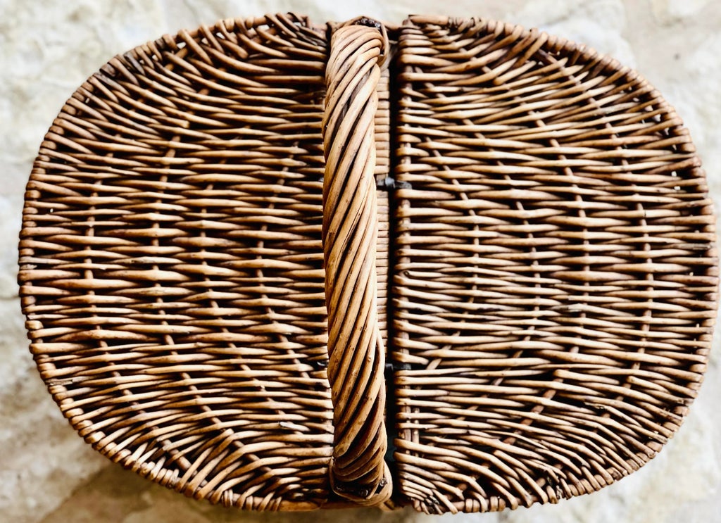 Vintage French Provençal Rattan Wicker Picnic Basket With  display picture 2