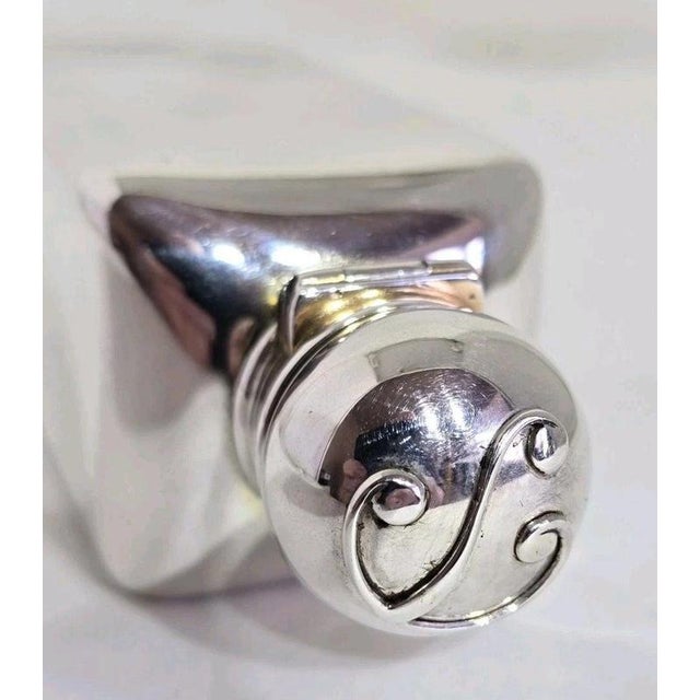 Antique Edwardian Sterling Silver Gilt Scent Bottle from Alfred Clark, 1904 For Sale - Image 9 of 18