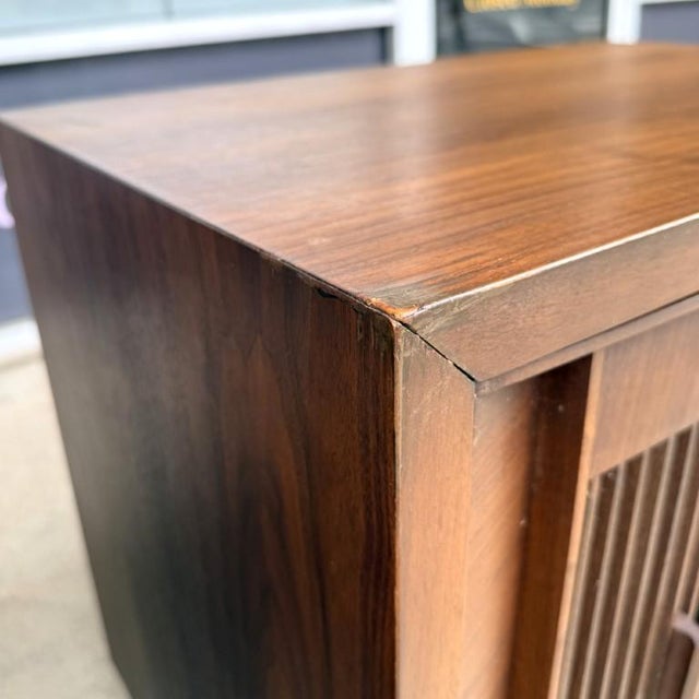 Pair of 1970s Brutalist-Inspired Nightstands For Sale - Image 9 of 17