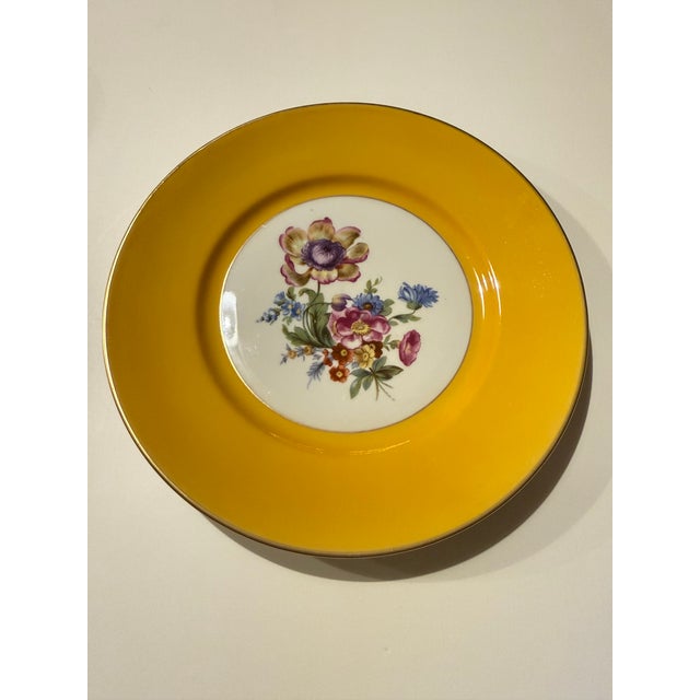 Ceramic Mid 20th Century Richard Ginori Dessert or Salad Porcelain Plates With Gold Rims and Floral Design, Made in Italy - Set of 8 For Sale - Image 7 of 14
