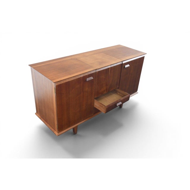 Brown English Modern Teak Credenza With Flip-Up Bar, 1960s For Sale - Image 8 of 12
