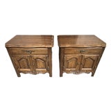 Vintage Pair of Pennsylvania House Oak Nightstands For Sale