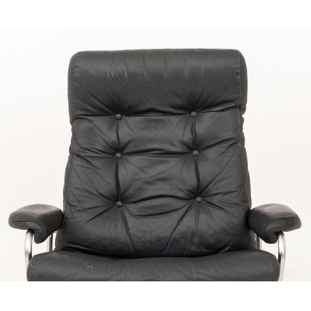 Late 20th Century Ekornes Gray Leather Lounge Chair and Ottoman For Sale - Image 5 of 13